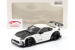 Toyota GR86 LBWK Body Kit 2024 perlweiß 1:18 Solido