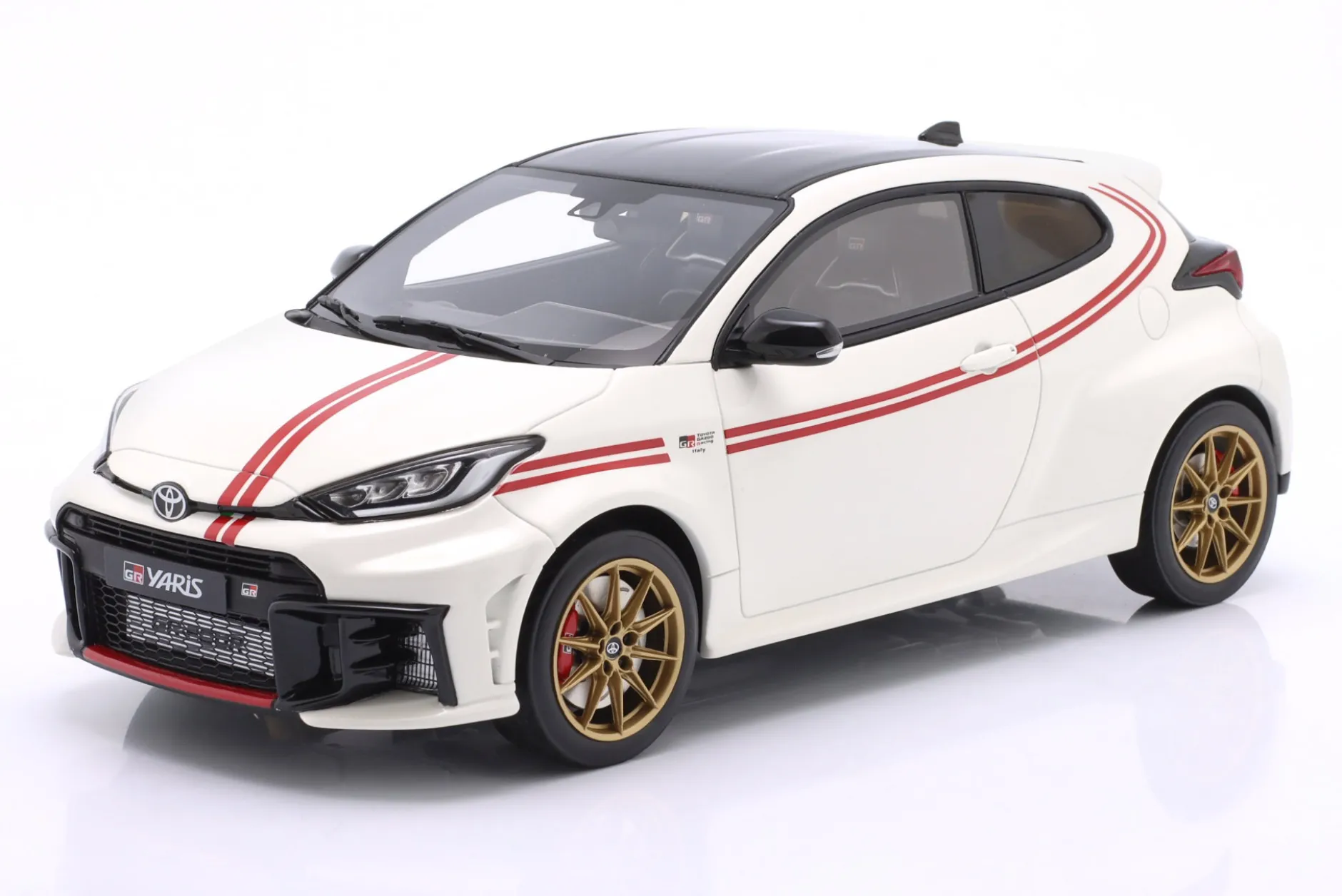 Toyota GR Yaris TGR Italy Baujahr 2024 weiß 1:18 OttOmobile
