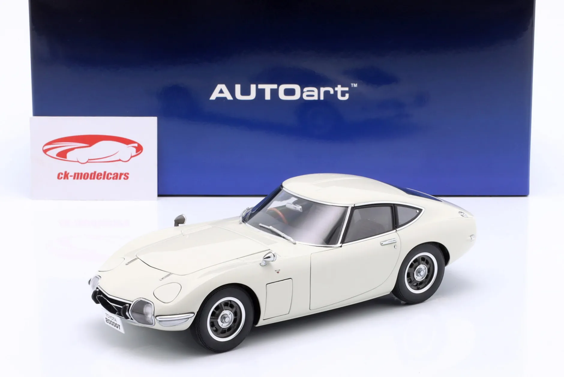 Toyota 2000GT Baujahr 1967 weiß 1:18 AUTOart