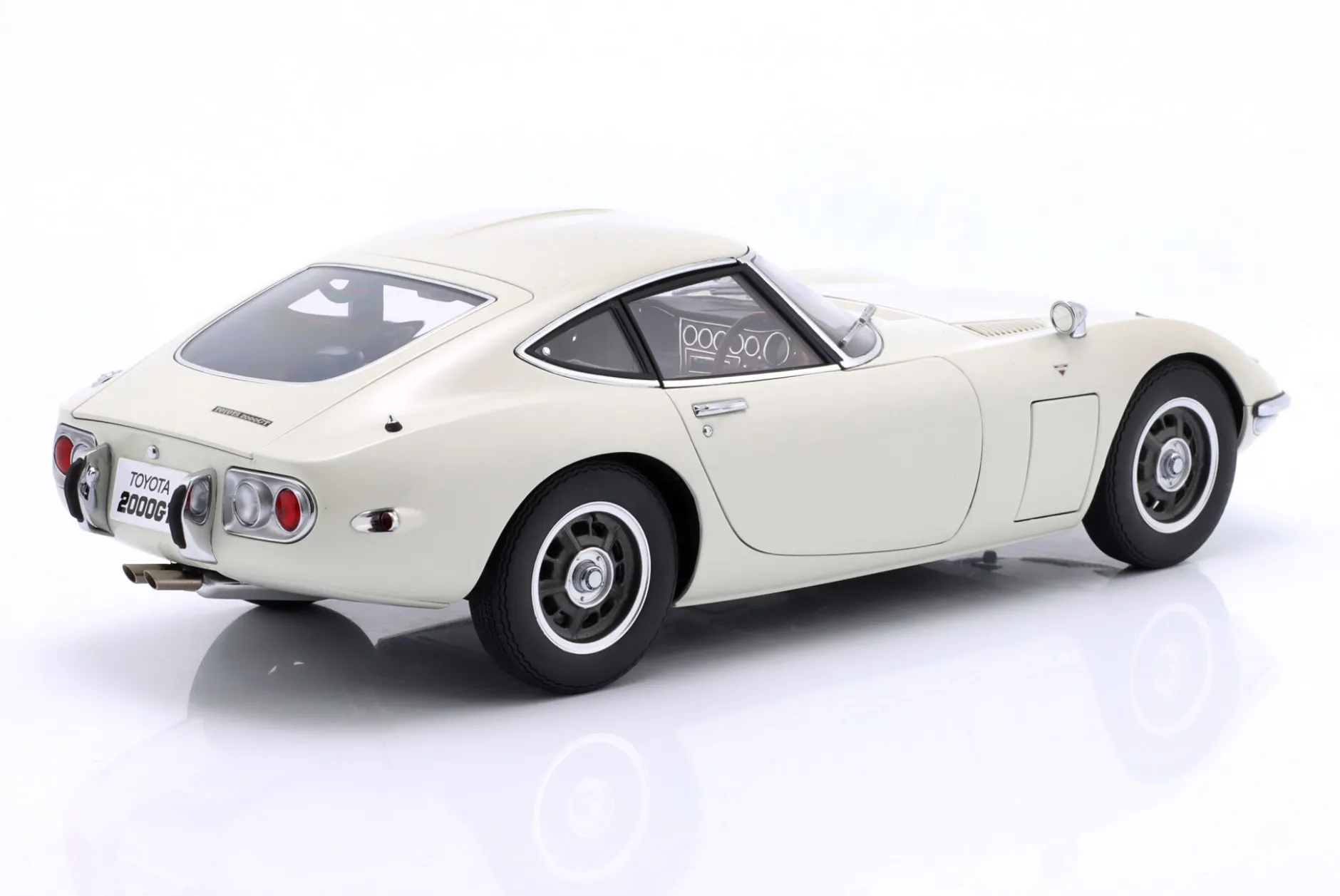 Toyota 2000GT Baujahr 1967 weiß 1:18 AUTOart