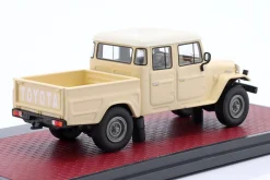 Toyota HJ45 Land Cruiser Crew Cab Pick-Up 1979 beige 1:43 Matrix
