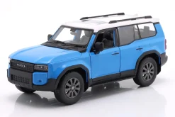Toyota Land Cruiser Baujahr 2024 blau / weiß 1:24 Maisto