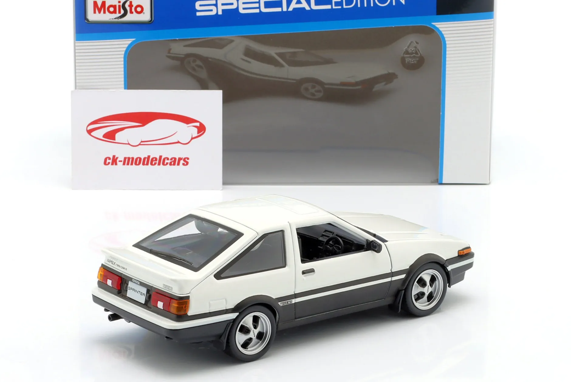 Toyota Sprinter Trueno AE86 Baujahr 1979 weiß 1:24 Maisto