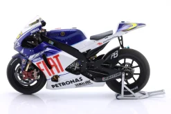 Valentino Rossi Yamaha YZR-M1 #46 MotoGP Weltmeister 2009 1:12 Minichamps