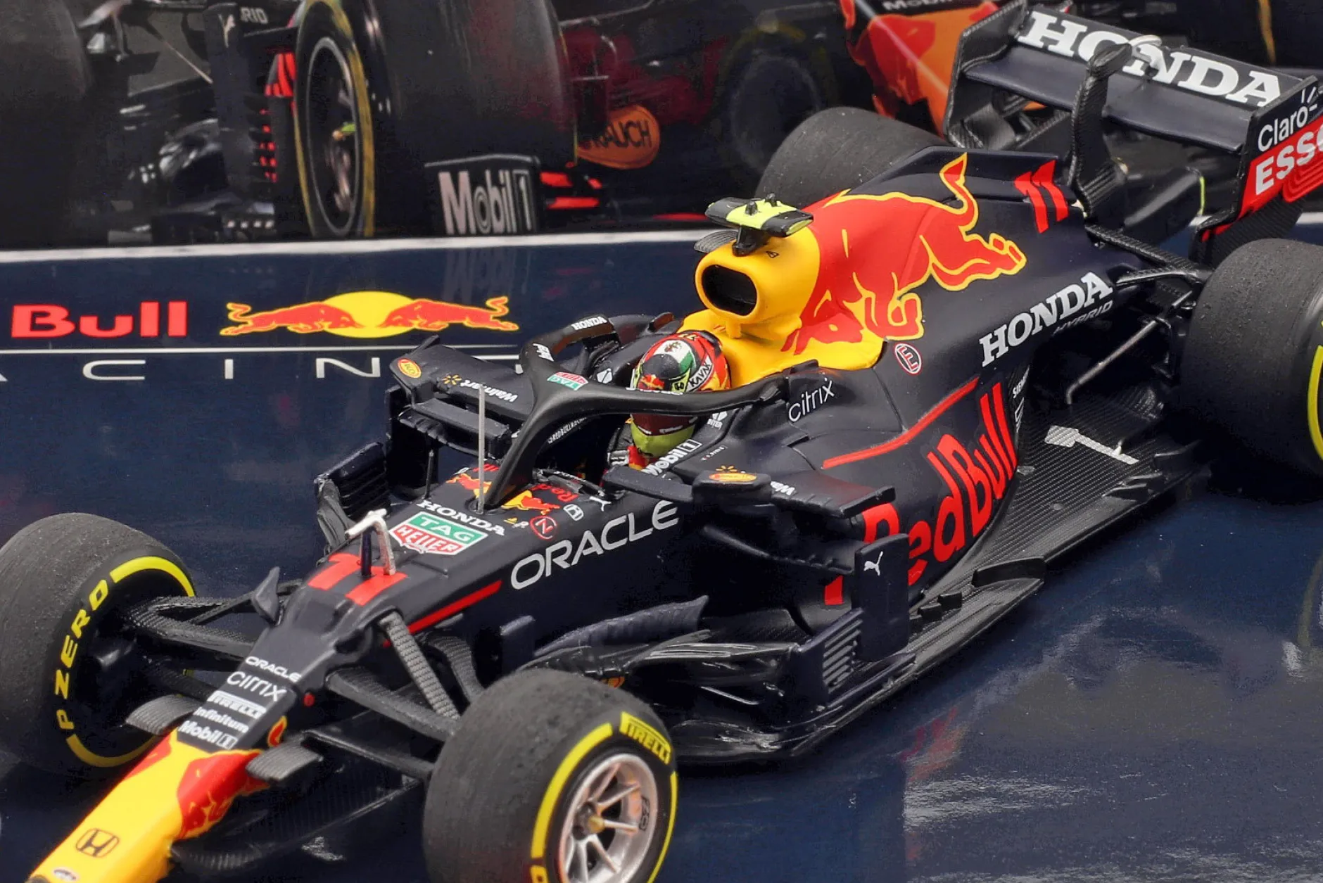 Verstappen #33 & Perez #11 2-Car Set Red Bull Racing RB16B Formel 1 2021 1:43 Minichamps