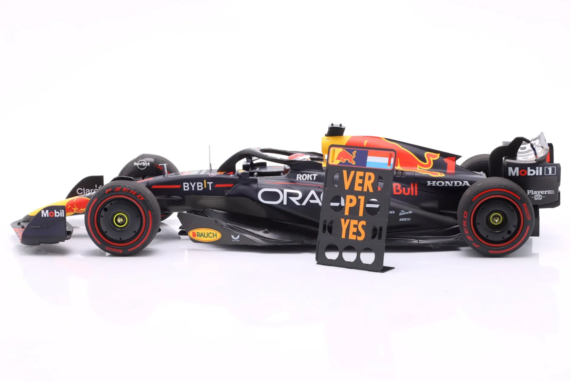 Verstappen Red Bull RB19 #1 Sieger Bahrain GP Formel 1 Weltmeister 2023 1:18 Minichamps