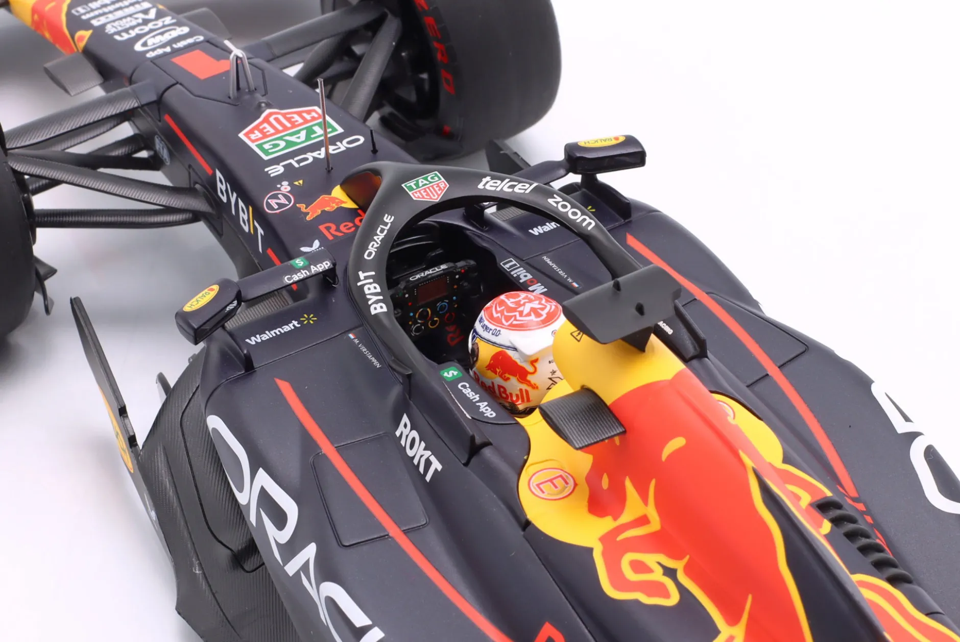 Verstappen Red Bull RB19 #1 Sieger Bahrain GP Formel 1 Weltmeister 2023 1:18 Minichamps