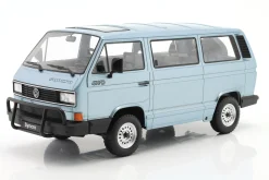 Volkswagen VW Bus T3 Syncro Baujahr 1987 hellblau metallic 1:18 KK-Scale