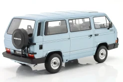 Volkswagen VW Bus T3 Syncro Baujahr 1987 hellblau metallic 1:18 KK-Scale