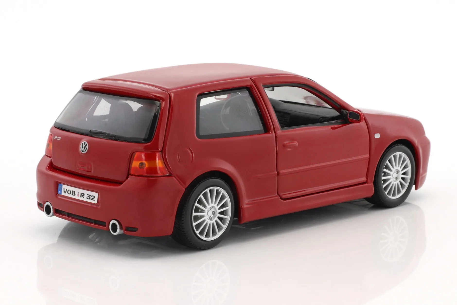 Volkswagen VW Golf IV R32 rot 1:24 Maisto