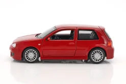 Volkswagen VW Golf IV R32 rot 1:24 Maisto