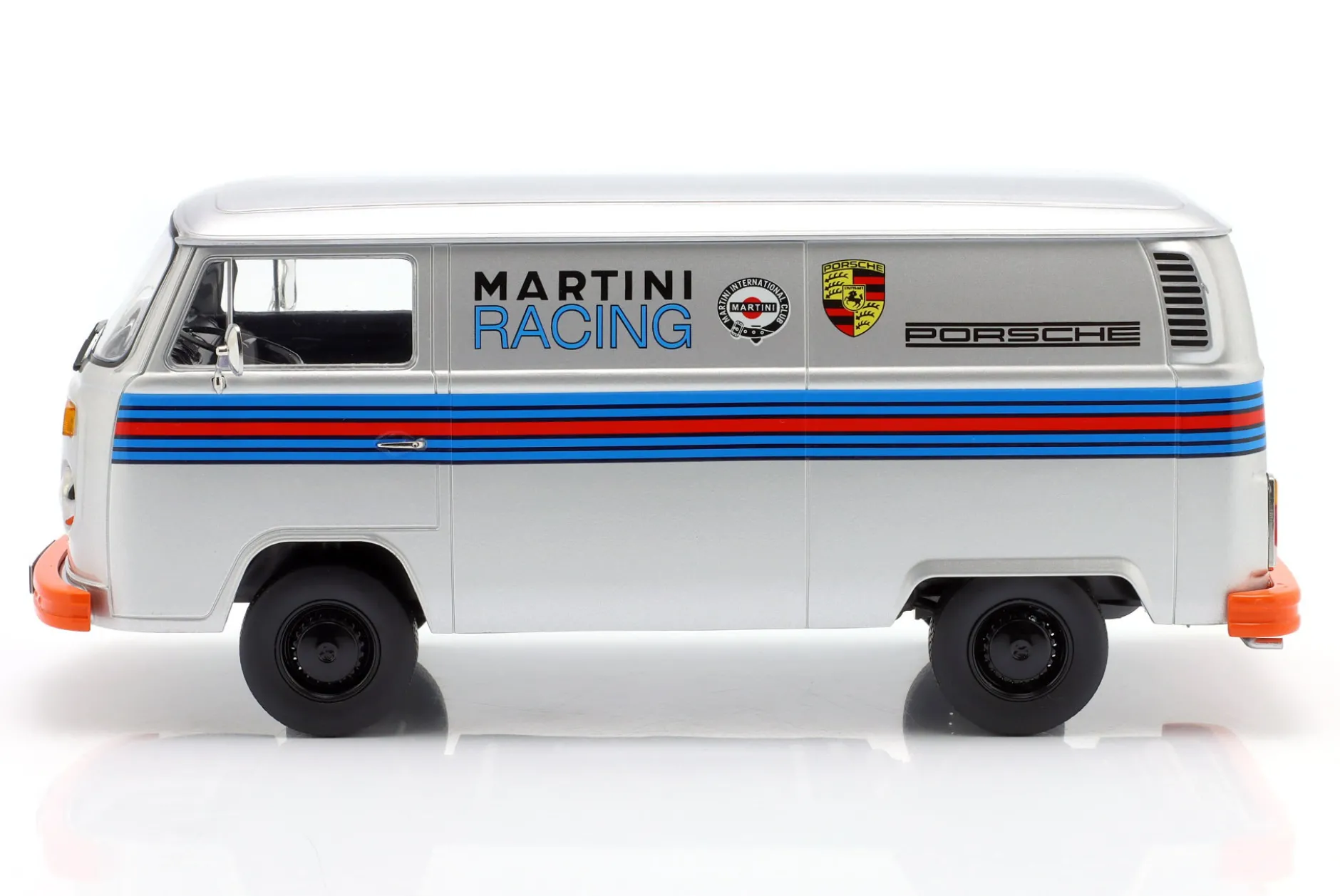 Volkswagen VW T2b Bus Porsche Martini Racing Baujahr 1972 silber 1:18 KK-Scale