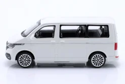 Volkswagen VW T6 Multivan Baujahr 2020 weiß 1:43 Bburago