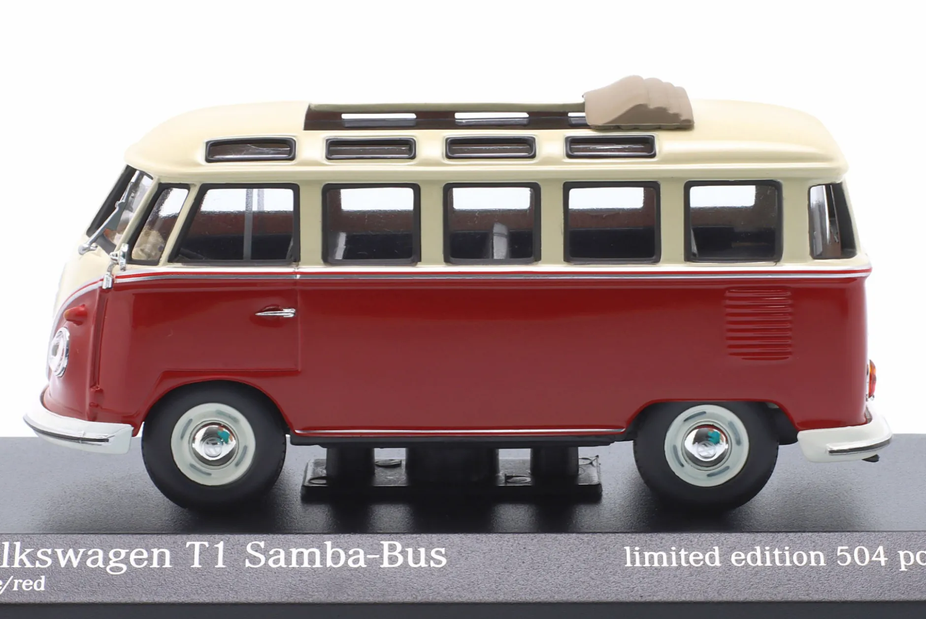 Volkswagen VW T1 Samba Bus Baujahr 1963 beige / rot 1:43 Minichamps