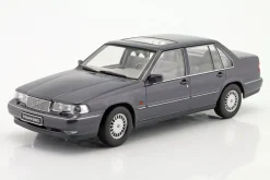 Volvo 960 Baujahr 1996 aubergine metallic 1:18 Triple9