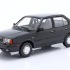 Volvo 360 Baujahr 1987 schwarz metallic 1:18 Triple9