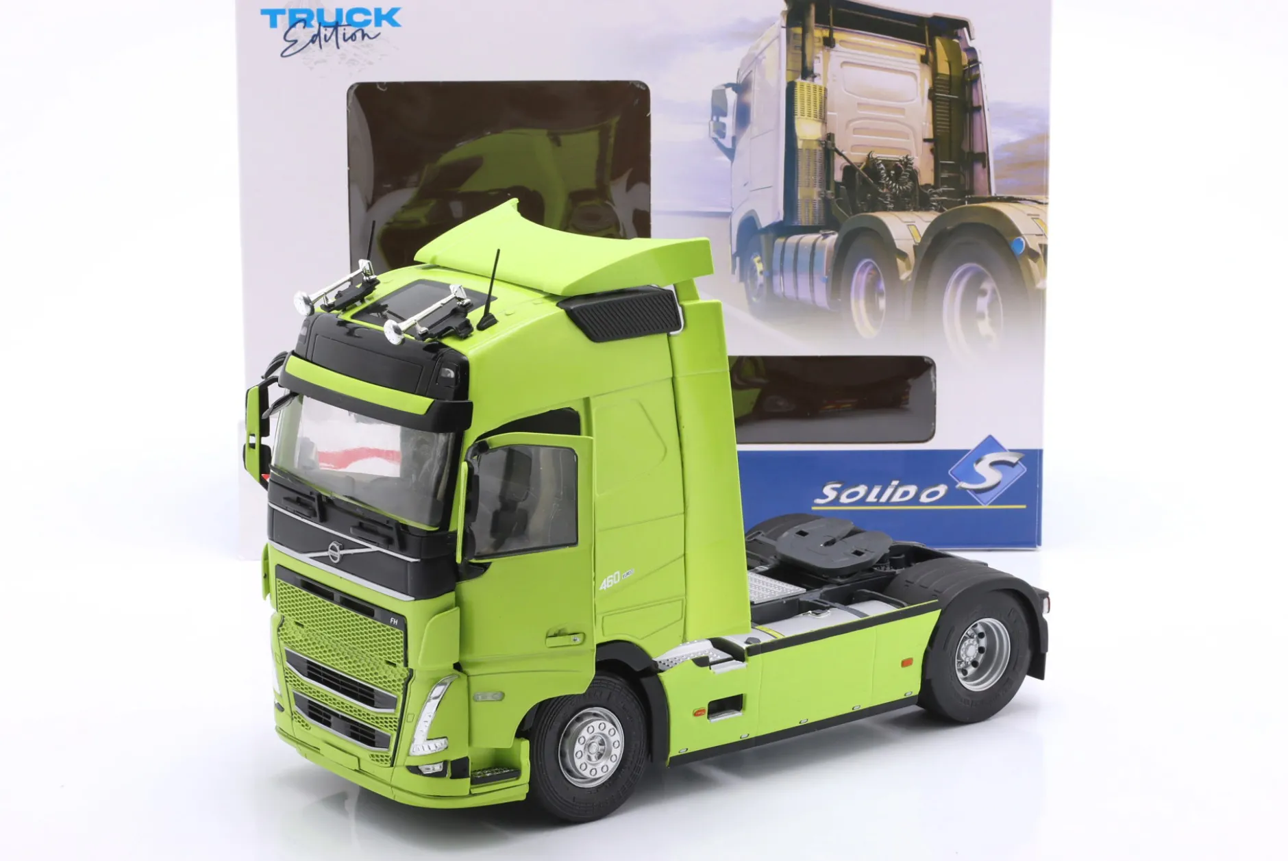 Volvo FH Globetrotter XL Sattelzugmaschine 2023 neongrün 1:24 Solido