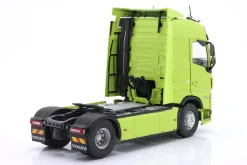 Volvo FH Globetrotter XL Sattelzugmaschine 2023 neongrün 1:24 Solido