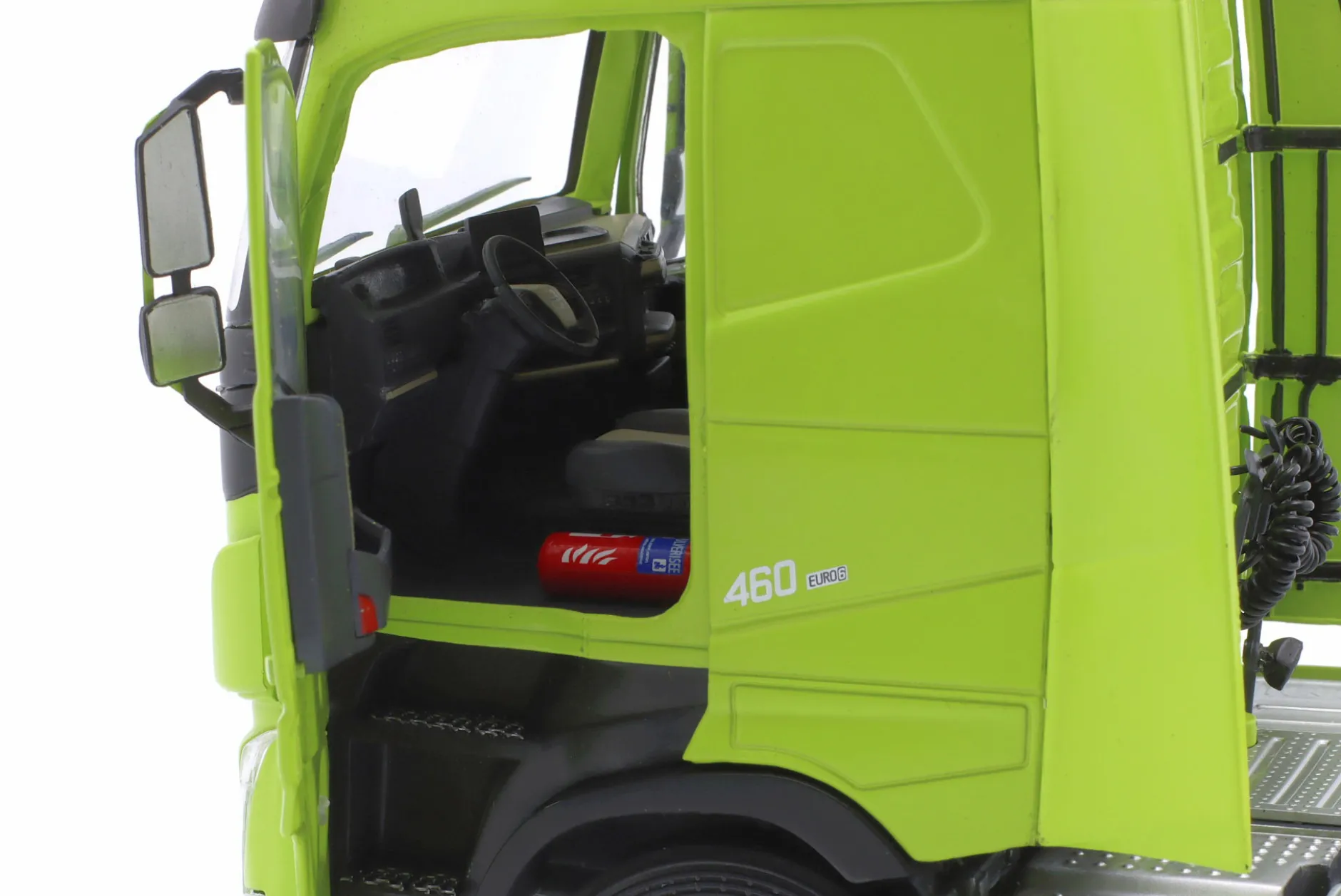 Volvo FH Globetrotter XL Sattelzugmaschine 2023 neongrün 1:24 Solido