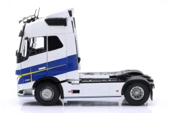 Volvo FH16 Globetrotter XL Sattelzugmaschine Göteborg Edition 2019 weiß 1:24 Solido