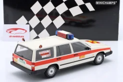 Volvo 740 GL Break ASB Köln Baujahr 1986 1:18 Minichamps