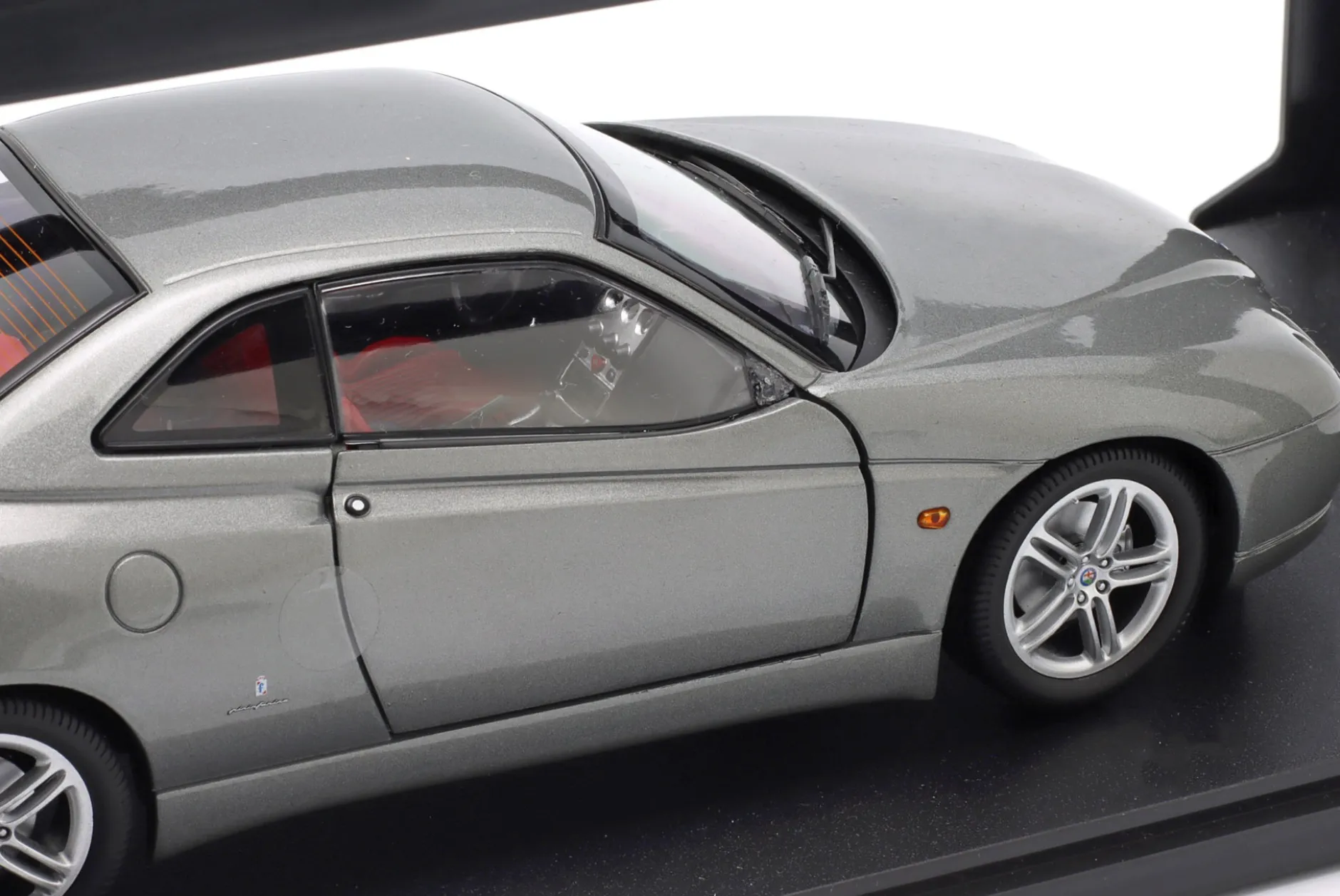 2. Wahl / Alfa Romeo GTV 2.0 V6 TB Baujahr 1998 grau metallic 1:18 Mitica