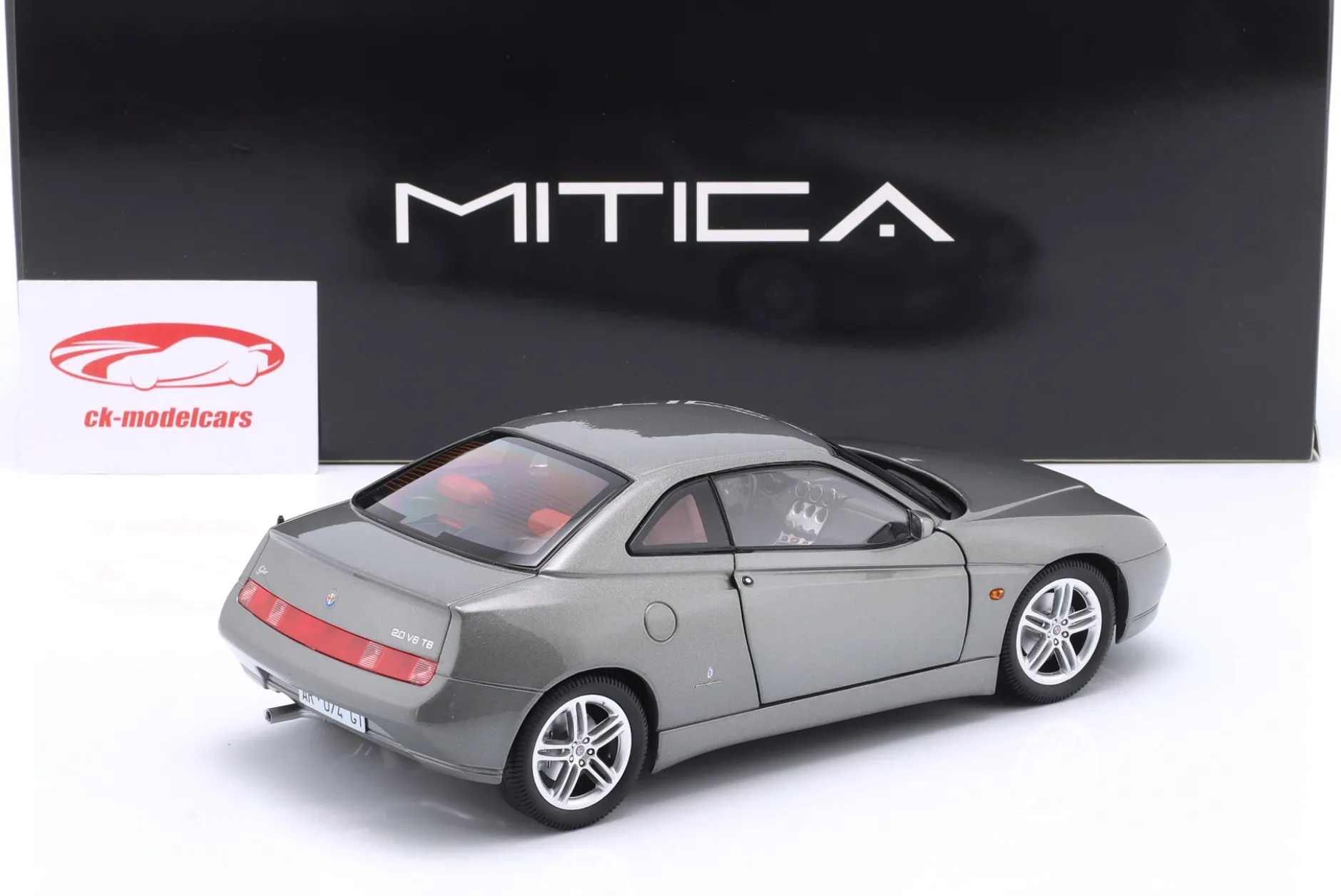 2. Wahl / Alfa Romeo GTV 2.0 V6 TB Baujahr 1998 grau metallic 1:18 Mitica