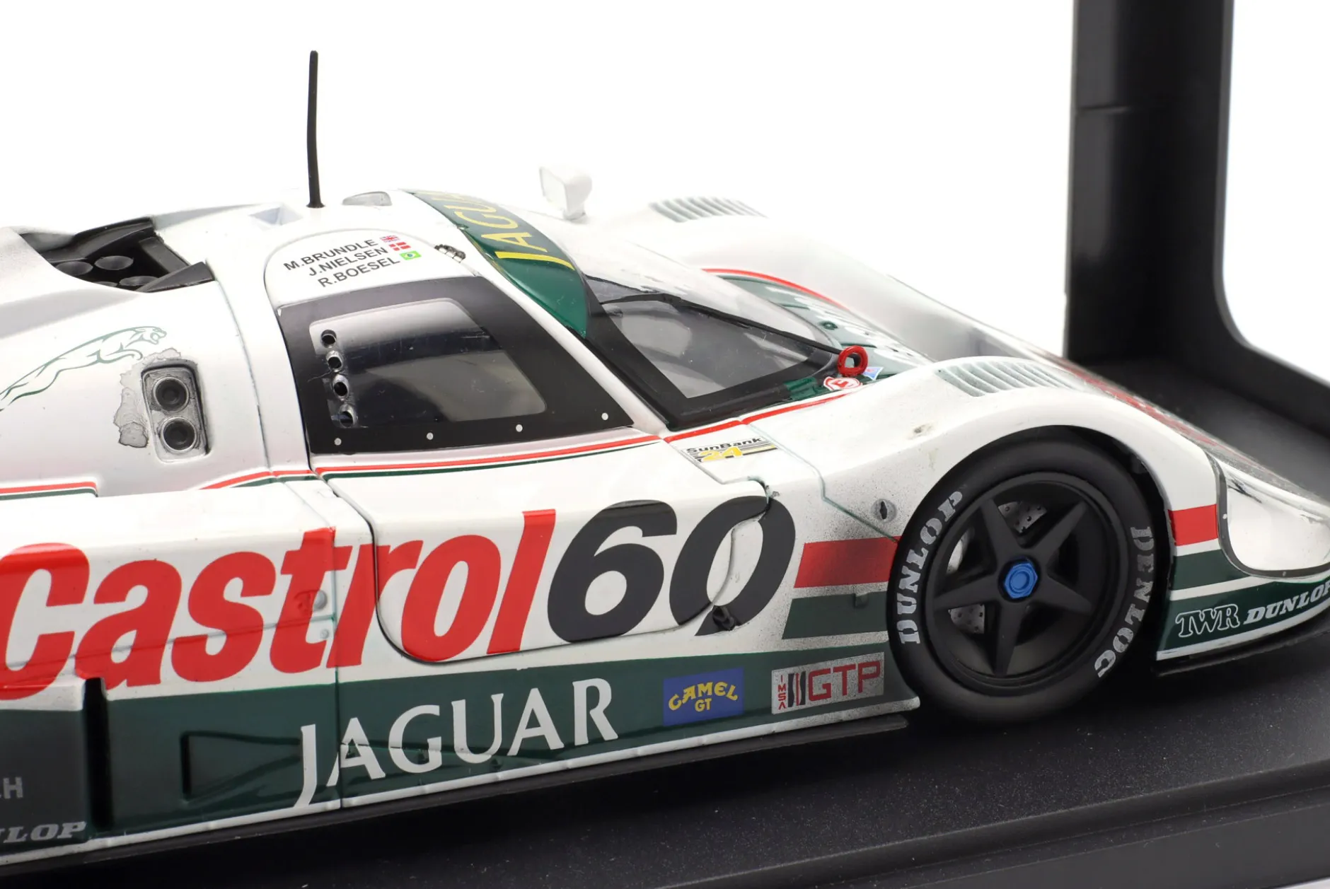 2.Wahl: Jaguar XJR-9 #60 Sieger 24h Daytona 1988 Dirty & Lights Version 1:18 CMR
